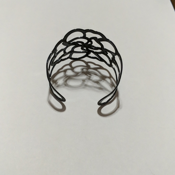 Lia Sophia cuff bracelet - Picture 3 of 4